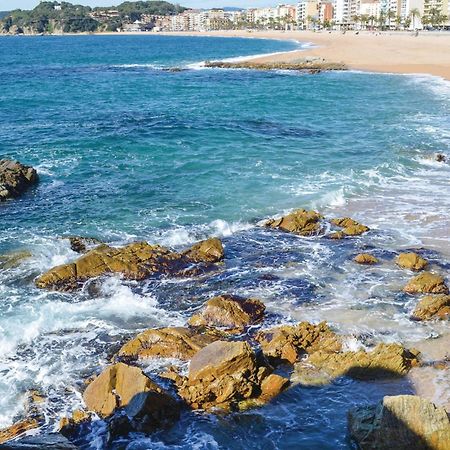 3 Bedroom Beautiful Apartment In Lloret De Mar Zewnętrze zdjęcie