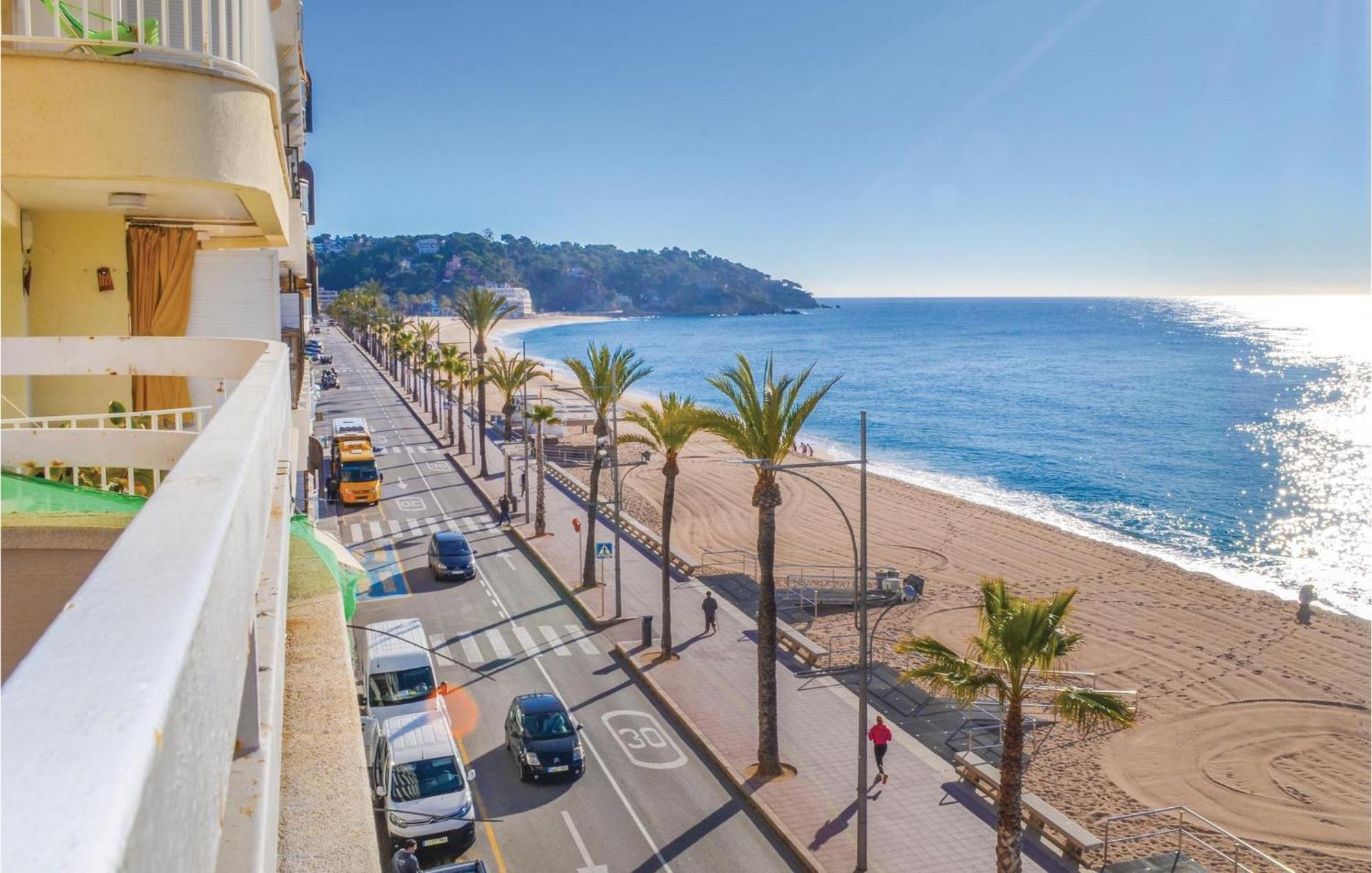 3 Bedroom Beautiful Apartment In Lloret De Mar Zewnętrze zdjęcie