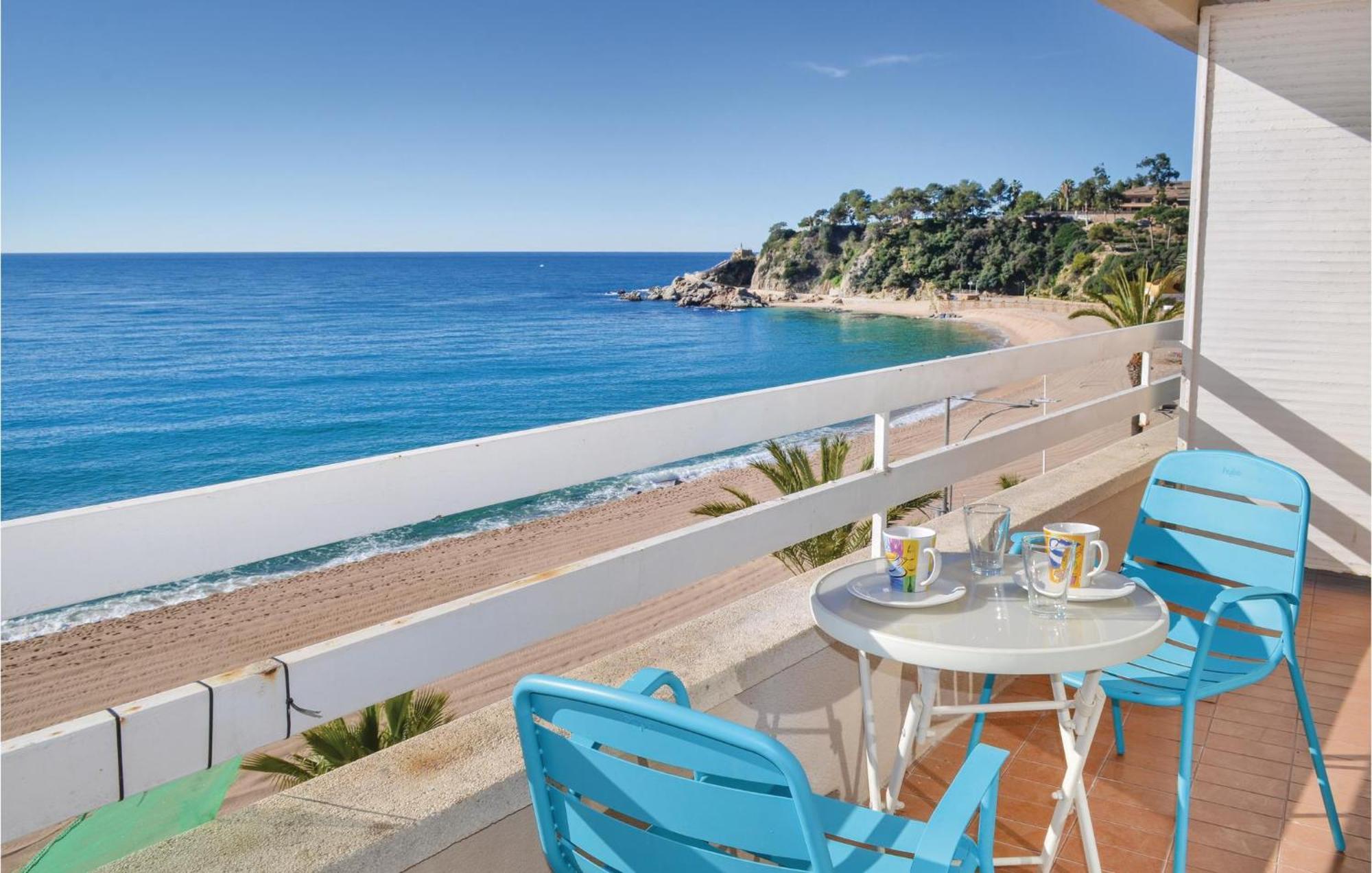 3 Bedroom Beautiful Apartment In Lloret De Mar Zewnętrze zdjęcie