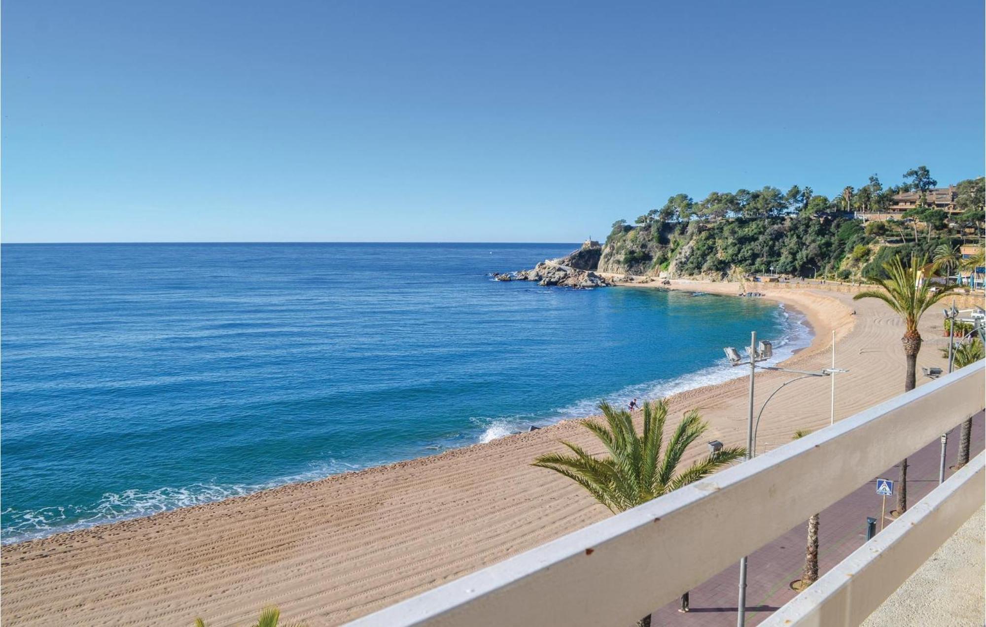 3 Bedroom Beautiful Apartment In Lloret De Mar Zewnętrze zdjęcie